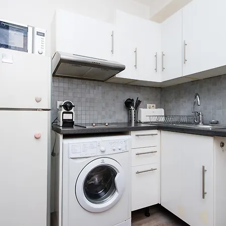 Modern Montorgueil Studio Apartment Paris