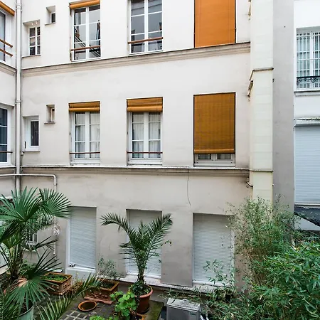Modern Montorgueil Studio Apartment Paris