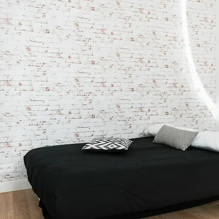 Modern Montorgueil Studio *