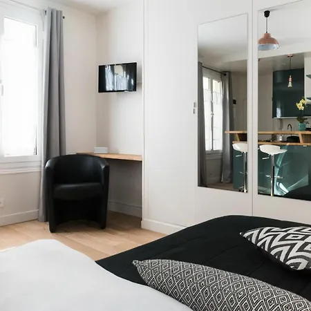 Modern Montorgueil Studio Apartment *